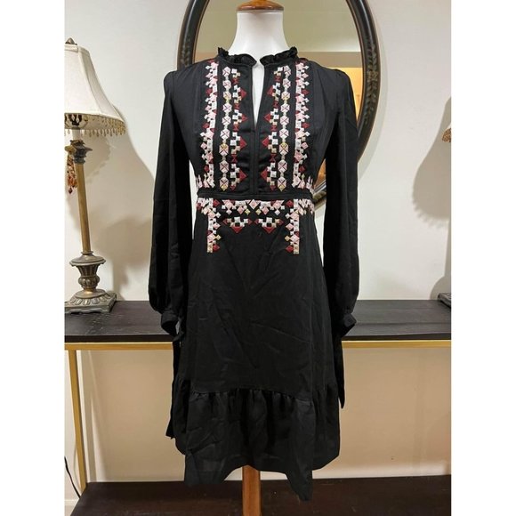 Ann Taylor- Embroidered Dress-size 2 - Picture 2 of 6